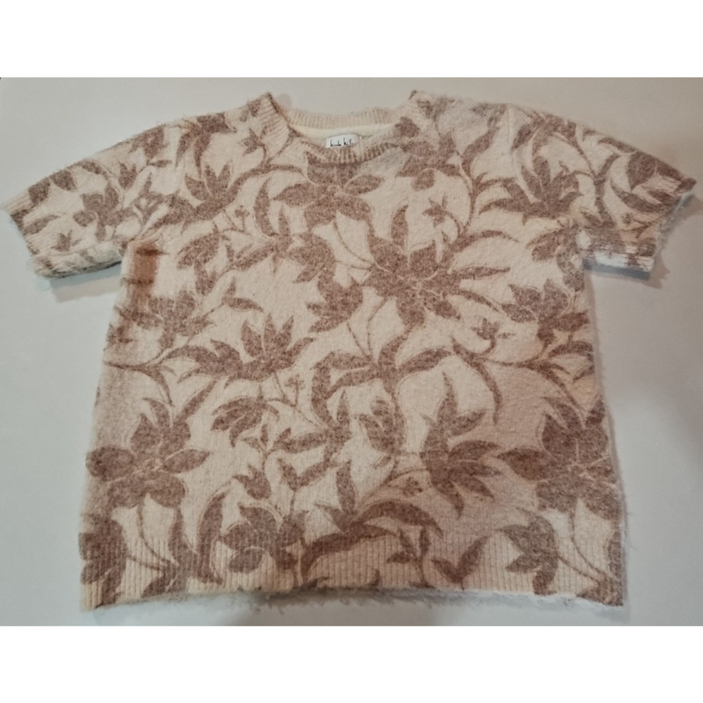 Nicole Miller Short Sleeved floral sweater size Medium
